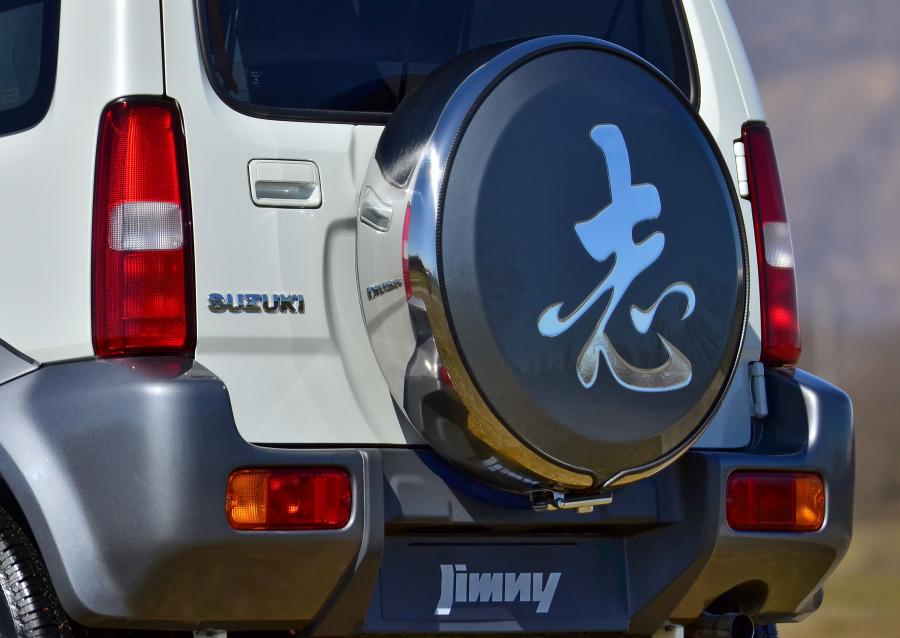  Suzuki Jimny Ambition 2015 года  (фото 2 из 17)
